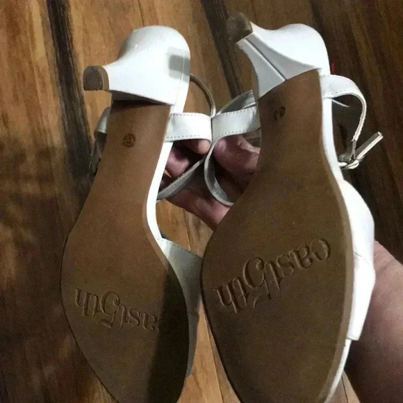 East 5th Gray Heels - Picture 3 of 7